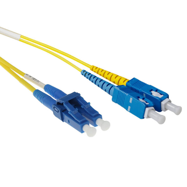 Cable de fibra óptica 9/125 OS2 Monomodo Dúplex LSZH Conector Corto LC/SC - 30m